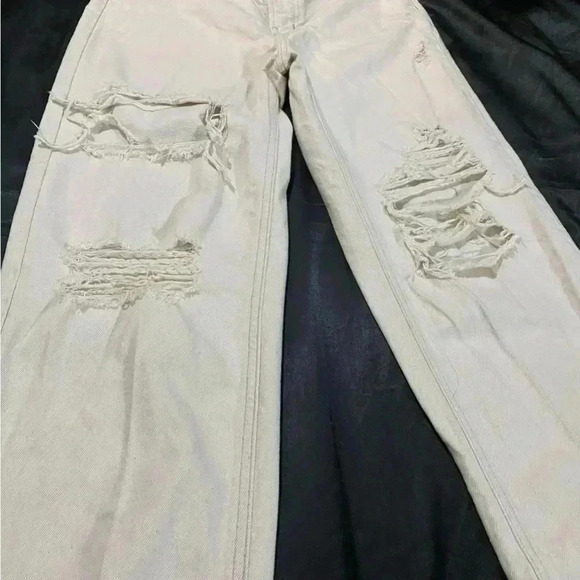 🎈BDG Y2K High waisted distressed baggy cream  jeans - Picture 2 of 8